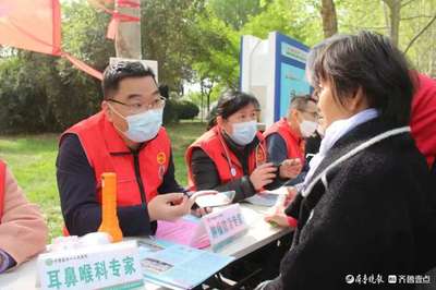 宁阳县第一人民医院 健康义诊走进广场，科普宣传服务群众，筑牢人民健康防线